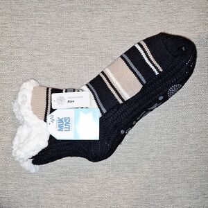 🧦Muk Luks cabin socks. Black, gray, tan striped. Faux sherpa lined. L/XL 8.5-11